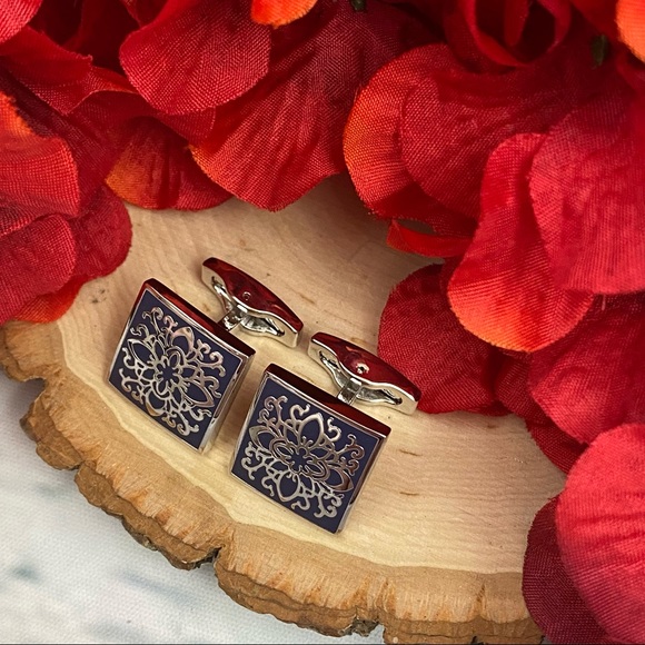 Elegant Silver and Navy Square Cufflinks - Picture 10 of 16